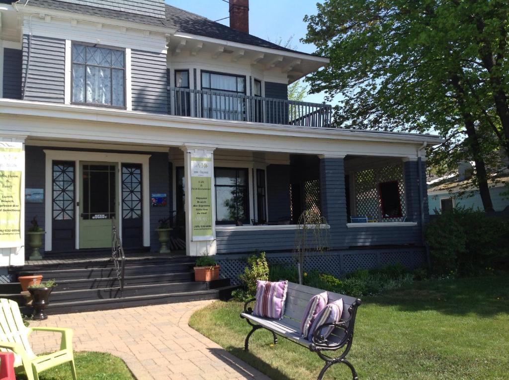 Auberge Inn Thyme Shediac Bagian luar foto